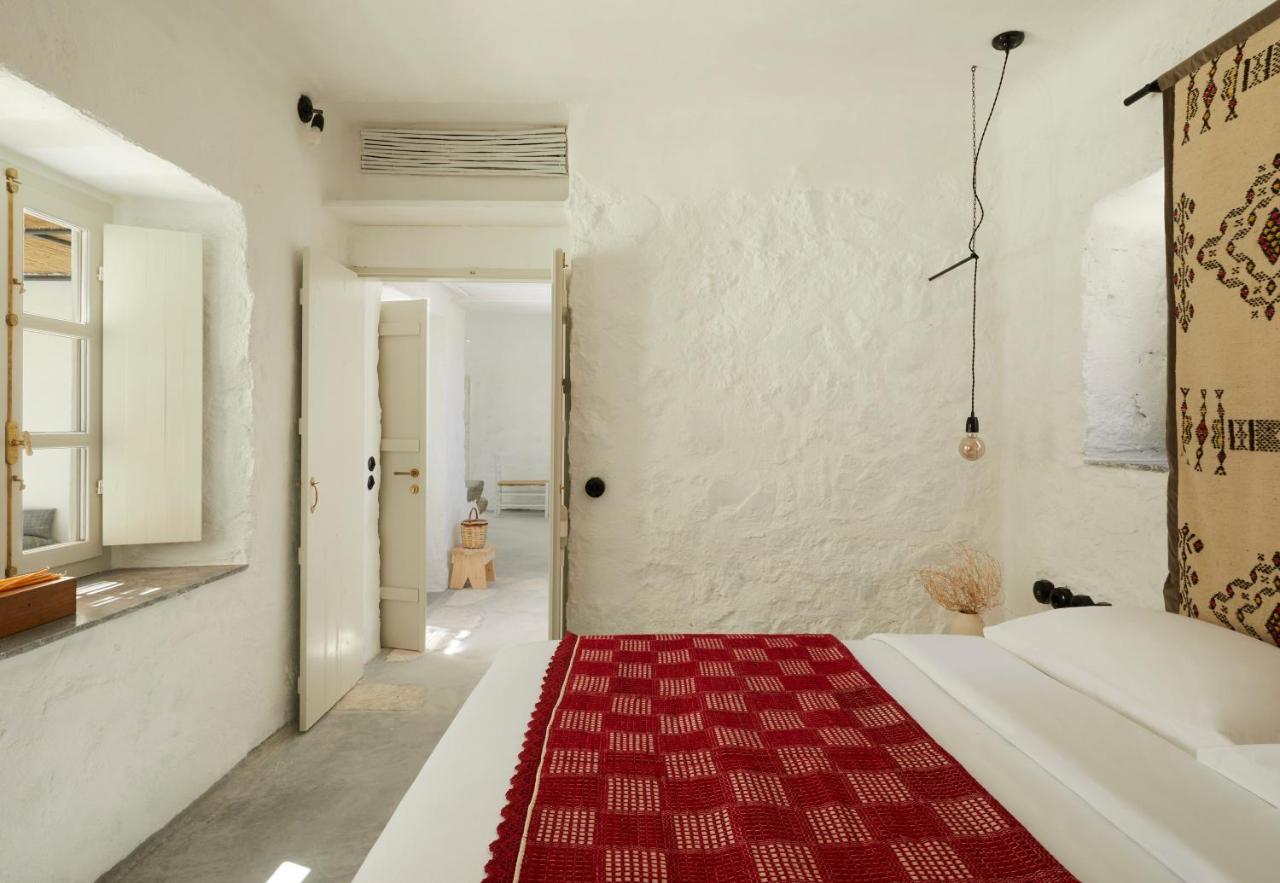 Santa Irini Retreat Hotel Thirasia Exterior photo