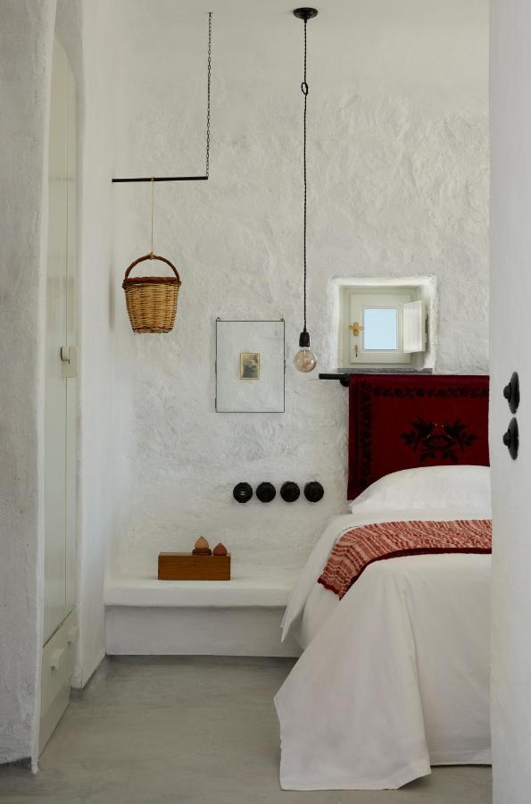 Santa Irini Retreat Hotel Thirasia Exterior photo